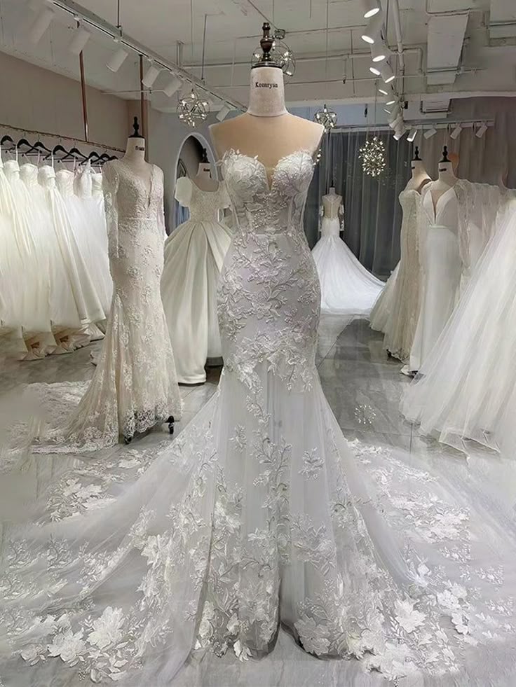 Stunning Mermaid Sweetheart Lace Appliques Wedding Dress With Train DP607 - Deanwangkt