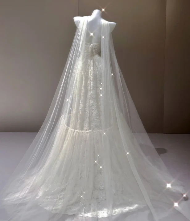 Elegant A Line Strapless White Lace Sleeveless Long Wedding Dresses Brides Dress P0014 - Deanwangkt