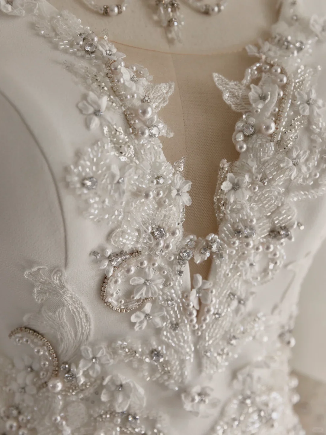 Retro Bridal Dress Mermaid V Neck Long Sleeves Satin Wedding Dress With Lace Wedding Dresses Modest Wedding Gowns DH1294 - Deanwangkt