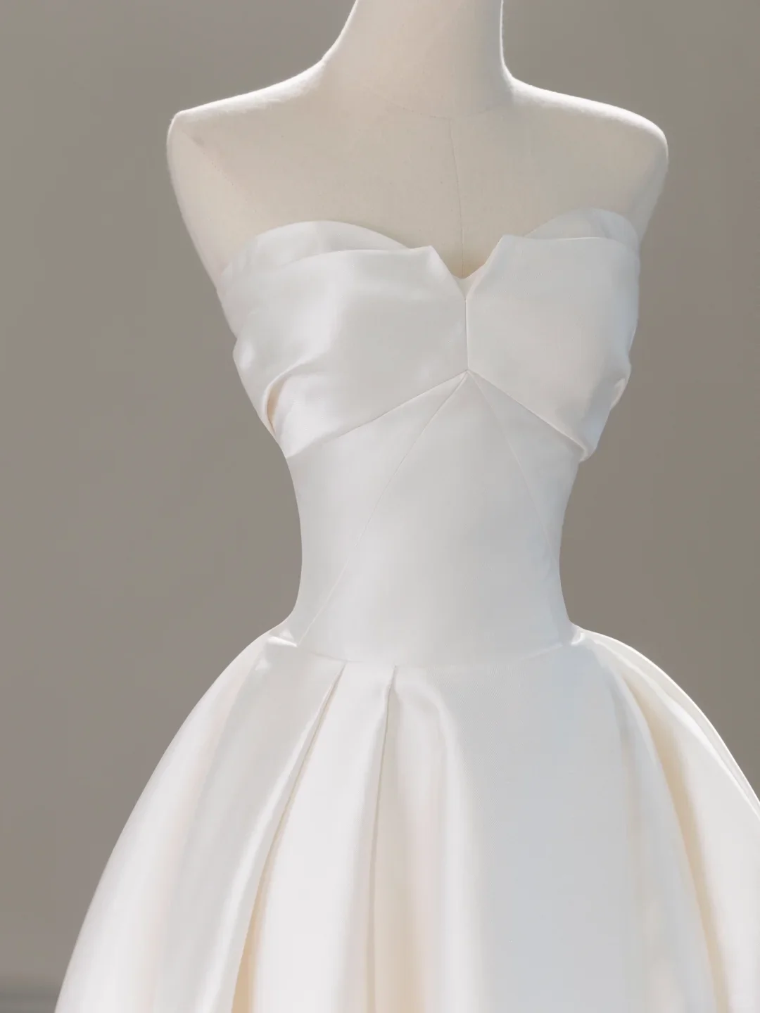 Timeless Bridal Dress Ball Gown Sweetheart Satin White Long Wedding Dress Boho Wedding Dresses Modest Wedding Gowns DH2059 - Deanwangkt