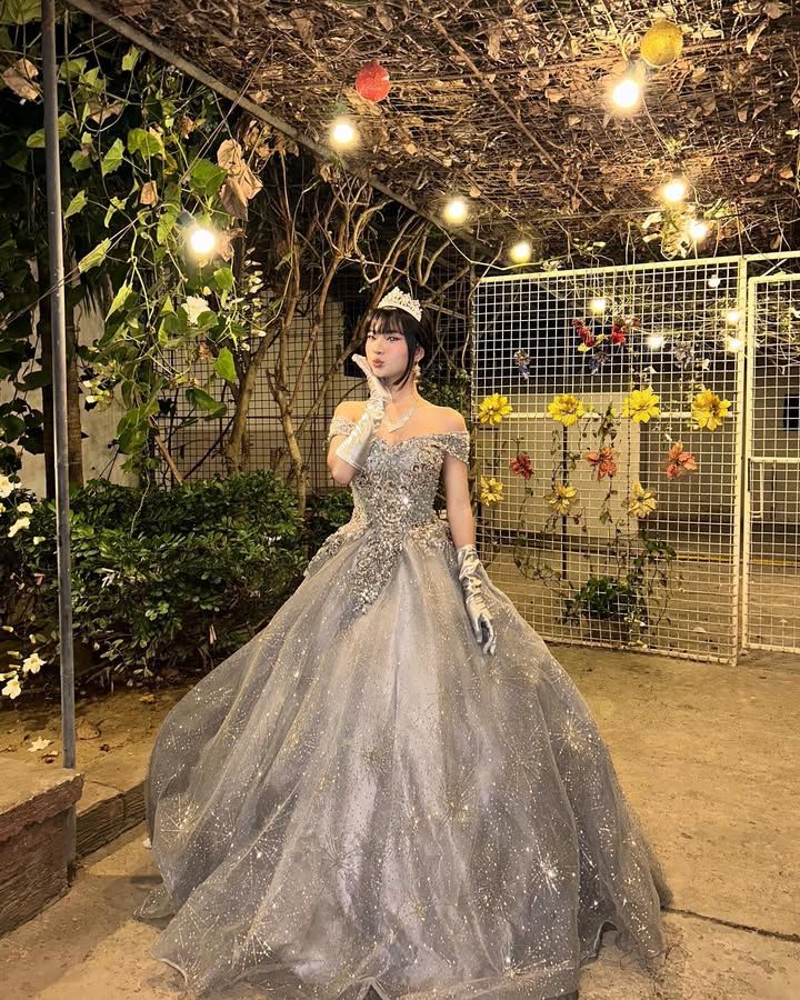 Modest Ball Gown Off The Shoulder Silver Gray Sequin Lace Long Quinceanera Dress Formal Gowns Vestido De 15 Anos Sweet 16 Dress H1857 - Deanwangkt