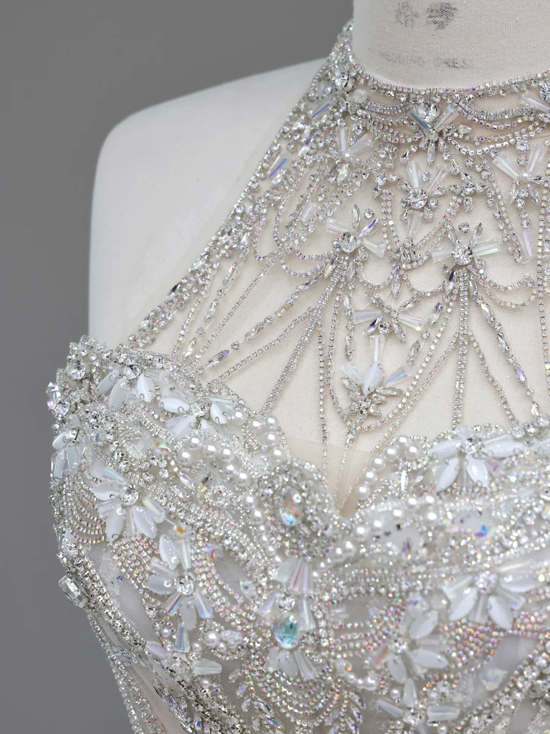 Unique Bridal Gown Ball Gown High Neckline Sleeveless White Sequin Wedding Dresses Bridal Gowns DP678 - Deanwangkt