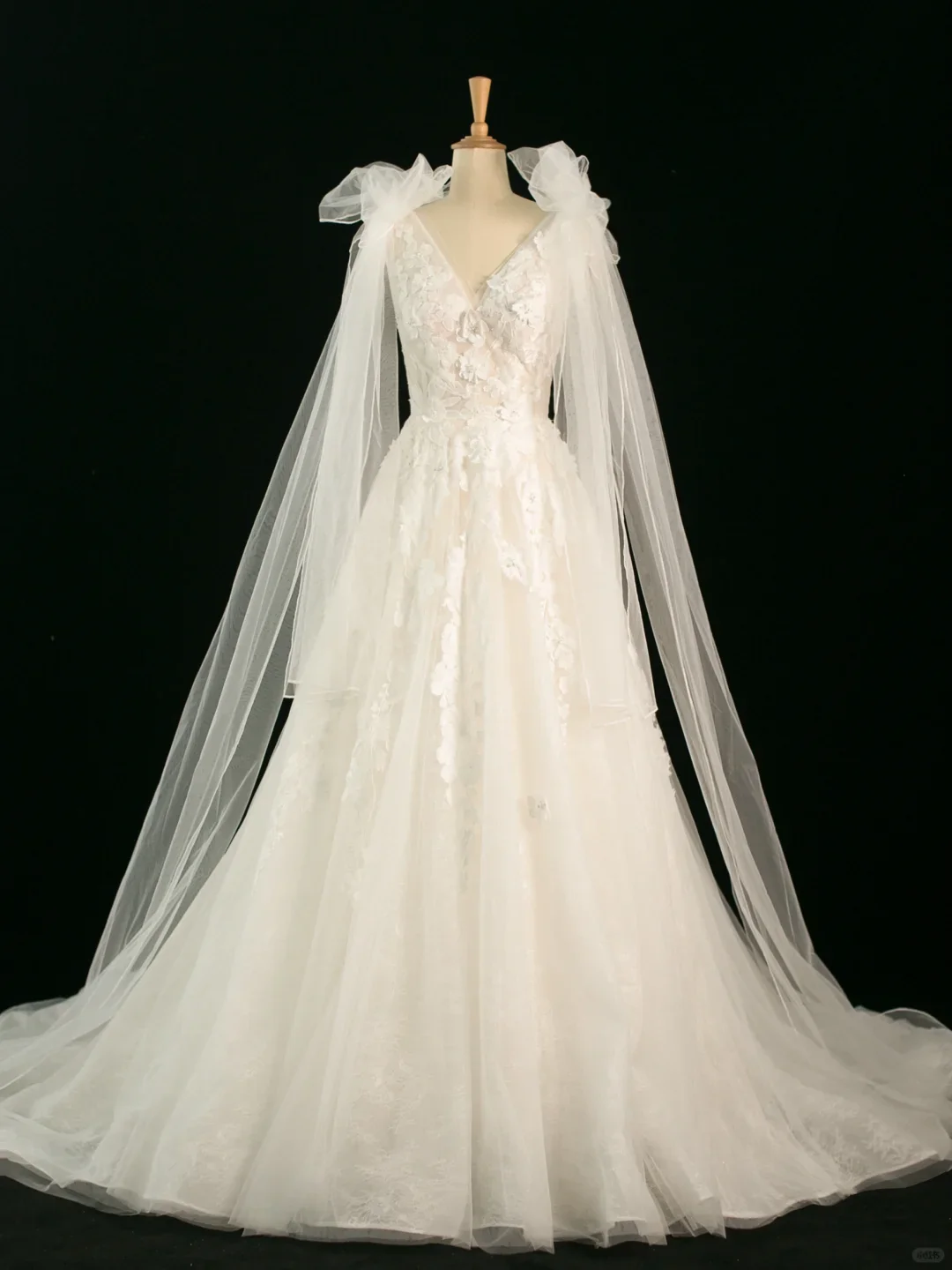 Pretty Wedding Dress Ball Gown V Neck Sleeveless Tulle Lace Long Vintage Wedding Dresses Bridal Gowns Brides Gown DH365 - Deanwangkt