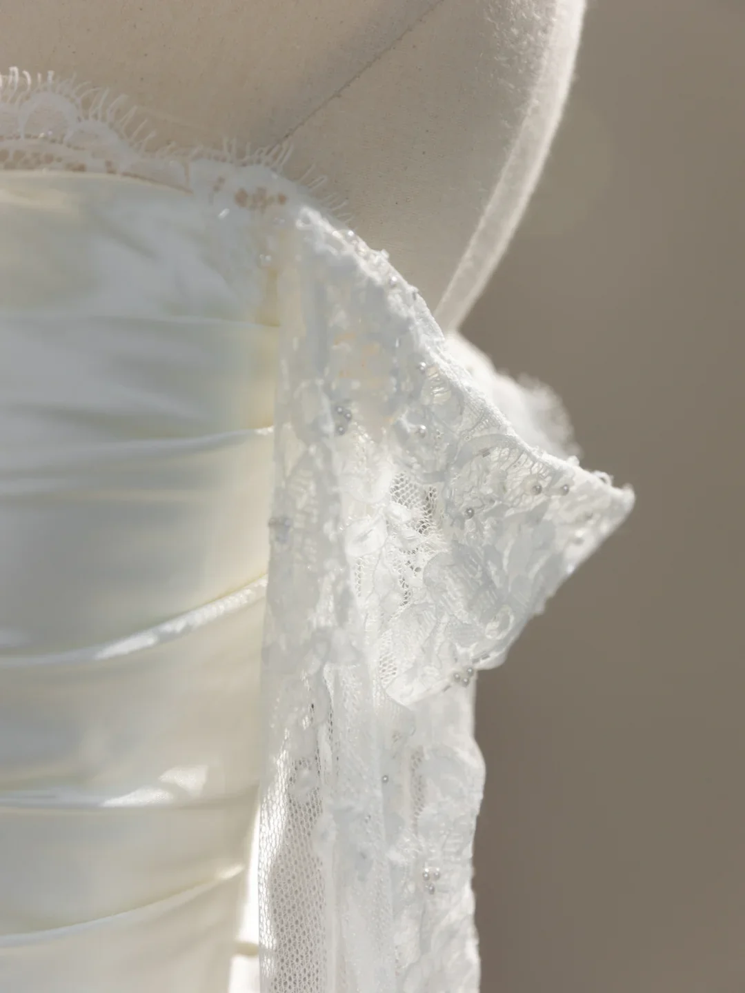 Unique Wedding Dress Mermaid Off The Shoulder Lace Long Sleeves Wedding Dresses Bridal Gowns DH2061 - Deanwangkt