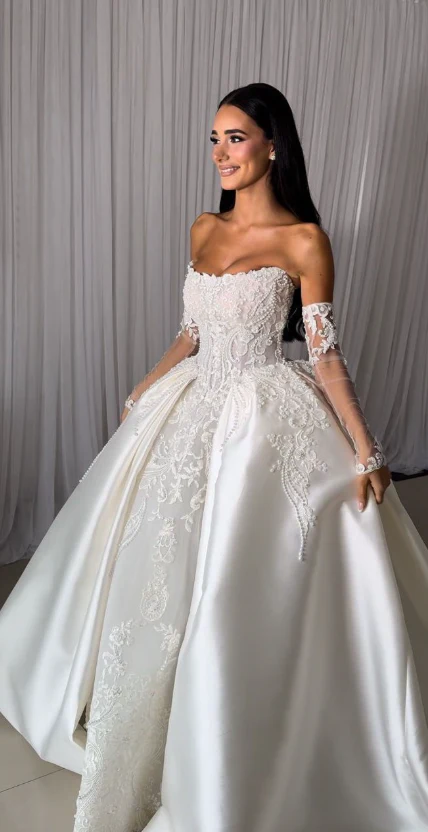 Beautiful Ball Gown Sweetheart Sleeveless White Satin Pleated White Pearls Beads Wedding Dress Modest Wedding Dresses Princess Wedding Gowns DH1483 - Deanwangkt