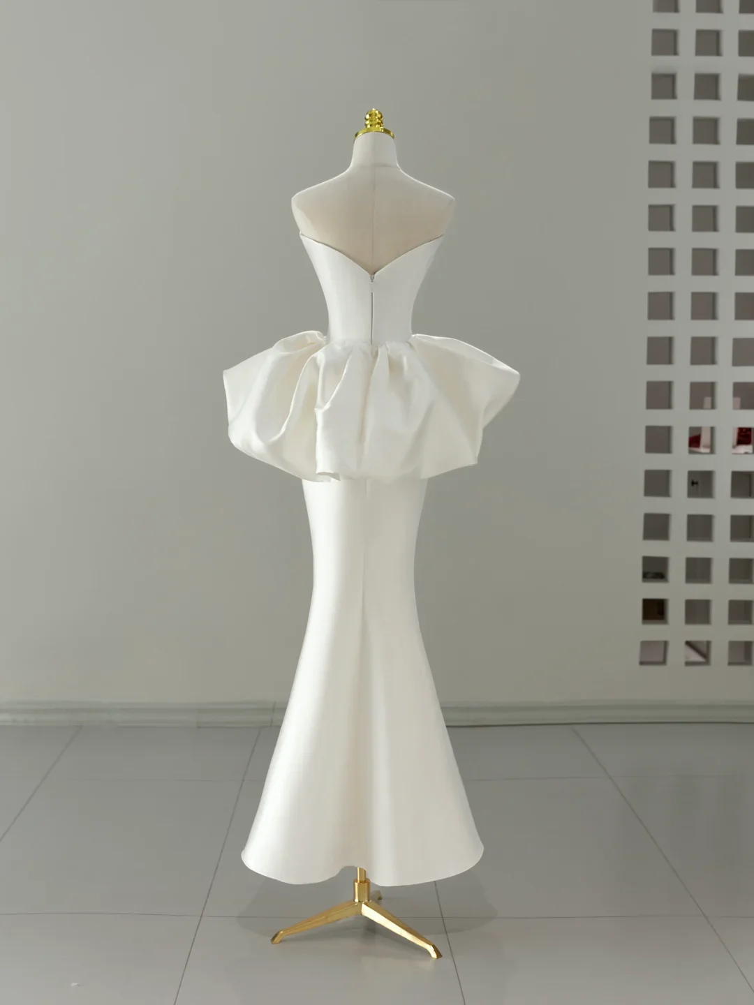 Unique Wedding Dress Mermaid Sweetheart Satin White Sleeveless Long Wedding Dresses Bridal Gowns DH2053 - Deanwangkt