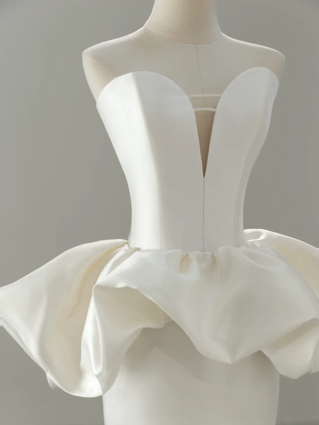 Unique Wedding Dress Mermaid Sweetheart Satin White Sleeveless Long Wedding Dresses Bridal Gowns DH2053 - Deanwangkt