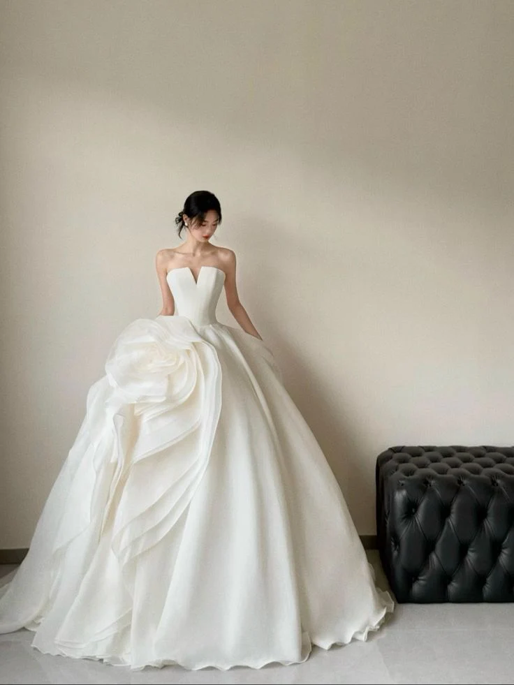 Romantic Wedding Gown Bridal Dress Ball Gown Strapless Satin Wedding Dress Ivory Wedding Dresses Modest Wedding Gowns DH1786 - Deanwangkt