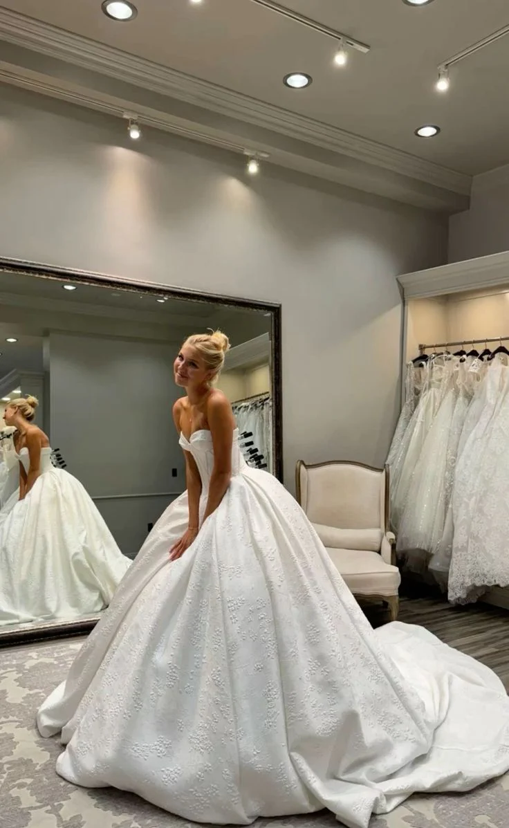 Retro Ball Gown Sweetheart Sleeveless White Satin Wedding Dress Modest Wedding Dresses Princess Wedding Gowns DH1476 - Deanwangkt