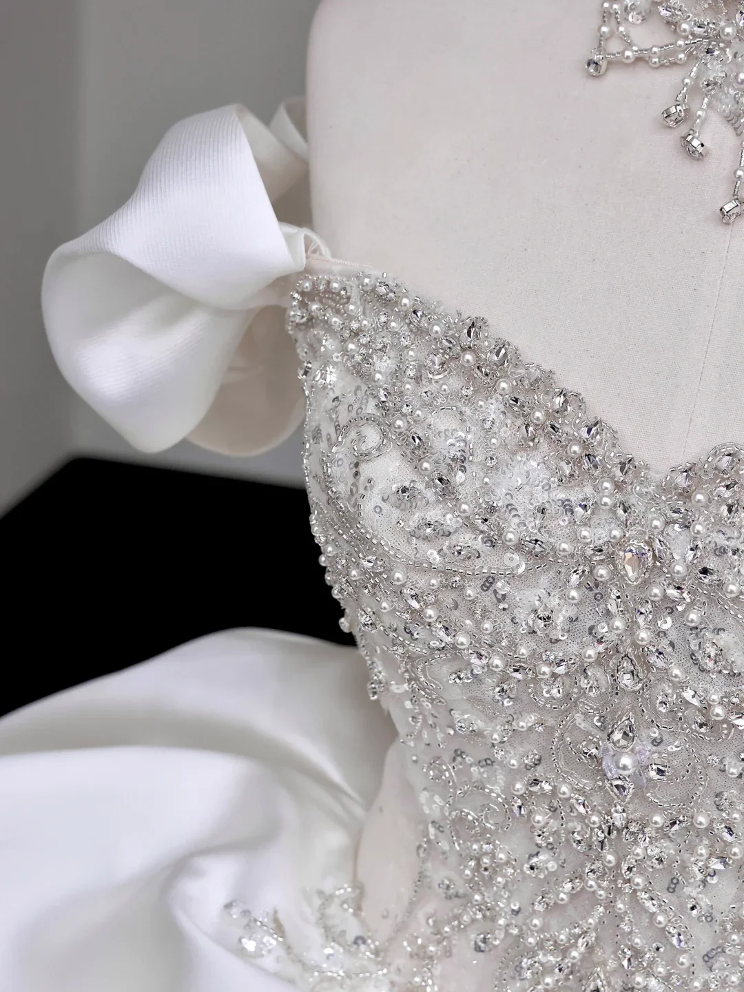 Classy Elegant Ball Gown Off The Shoulder Satin White Short Sleeves Wedding Dress Brides Dress DP688 - Deanwangkt