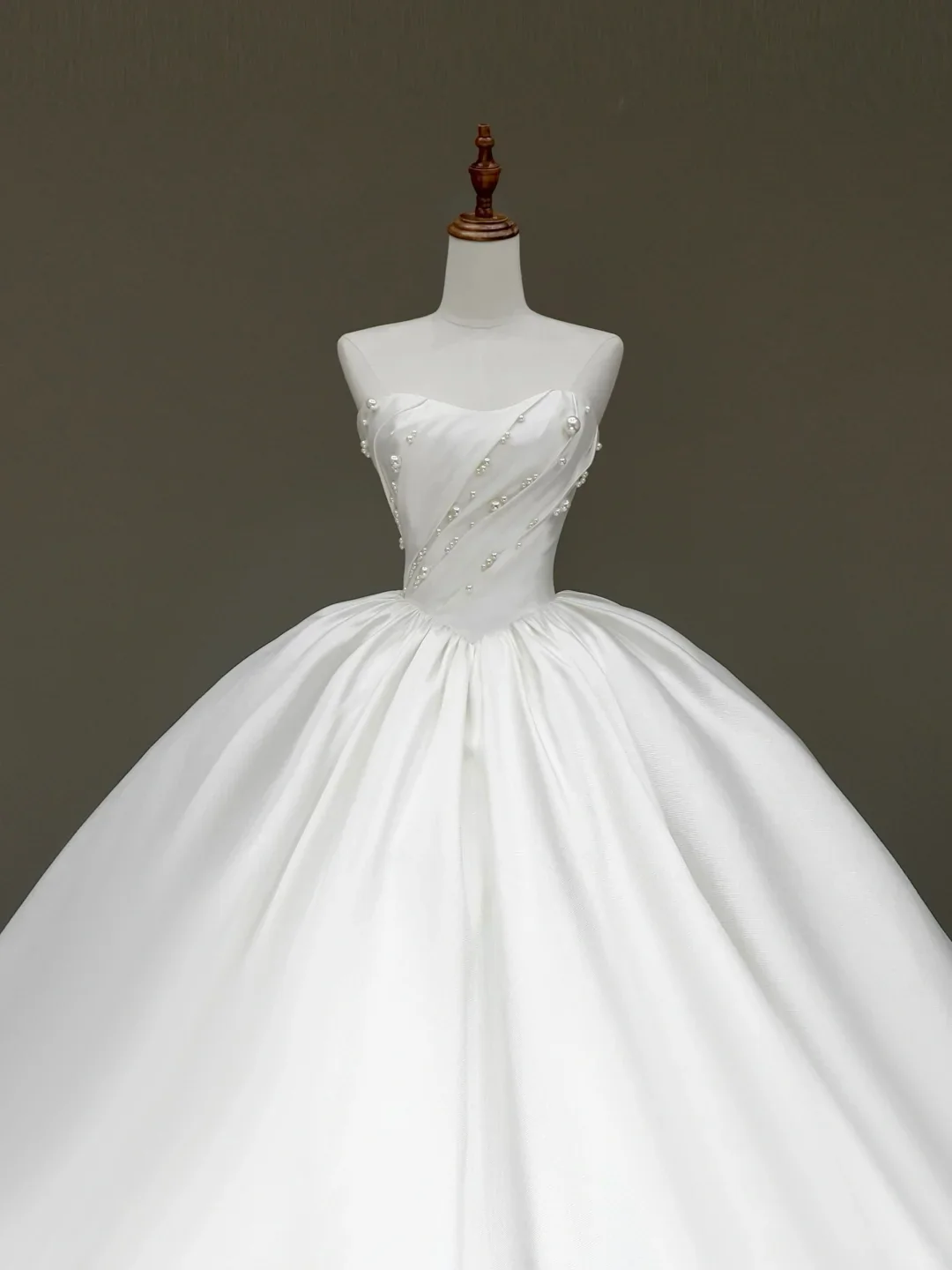 Timeless Bridal Gown Ball Gown Strapless White Satin Wedding Dresses Bridal Gowns DP790 - Deanwangkt