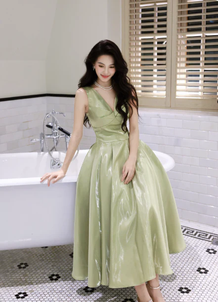 Gorgeous V-neck A-Line Long Prom Dresses Satin Sleeveless Formal Dresses Green Birthday Dresses DP3257 - Deanwangkt