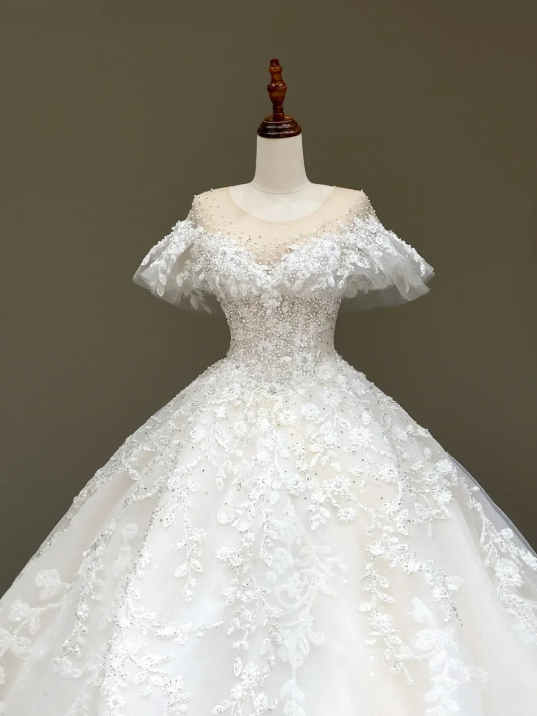 Princess Bridal Gown Ball Gown Scoop Satin White Beads Wedding Dresses With Sleeves Bridal Gowns DP823 - Deanwangkt