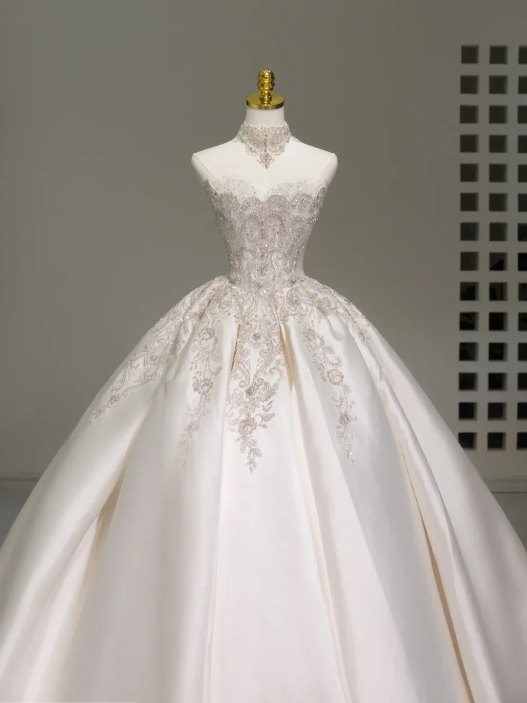 Romantic Wedding Gown Bridal Dress Ball Gown Strapless Wedding Dress White Lace Appliques Wedding Dresses Modest Wedding Gowns DH2040 - Deanwangkt