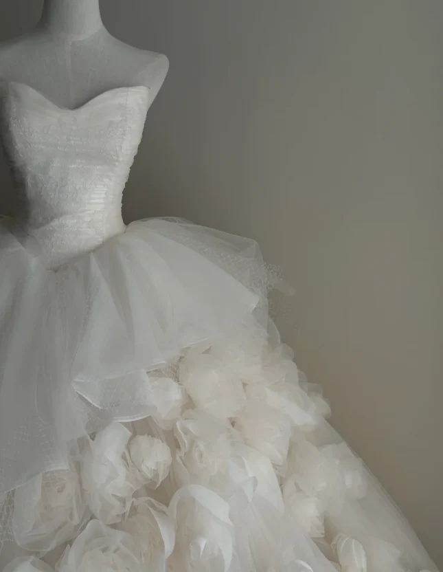 Timeless Strapless Ball Gown Tulle Flower Wedding Dresses, Ivory Bridal Gowns DP3182 - Deanwangkt