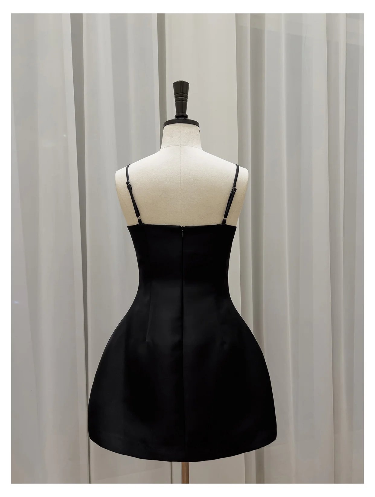 Pretty Ball Gown Spaghetti Straps Little Black Dress Formal Homecoming Dresses Middle School Short 21st Birthday Outfits Graduation Dress Mini Cocktail Dresses DH2305 - Deanwangkt