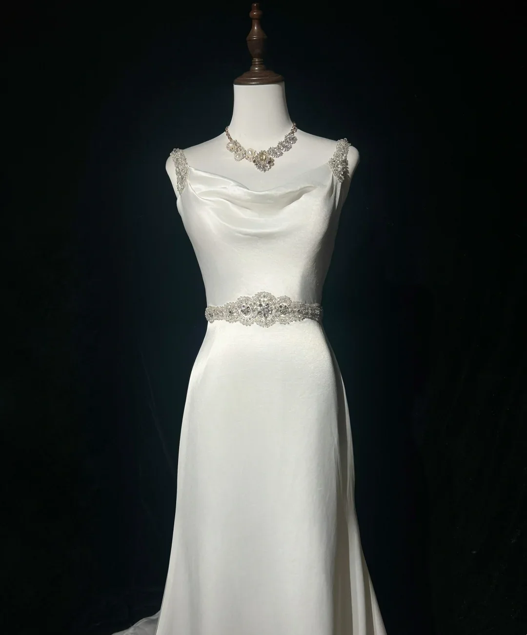 Princess Bridal Dress Mermaid Spaghetti Straps Satin White Beads Long Wedding Dress Retro Wedding Dresses Modest Wedding Gowns DH2665 - Deanwangkt