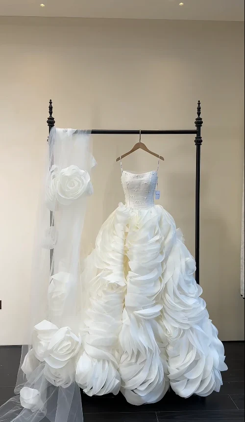 Luxury Ball Gown Tulle Long Wedding Dresses, Beaded White Bridal Gowns, Sleeveless Bridal Dresses DP3987 - Deanwangkt