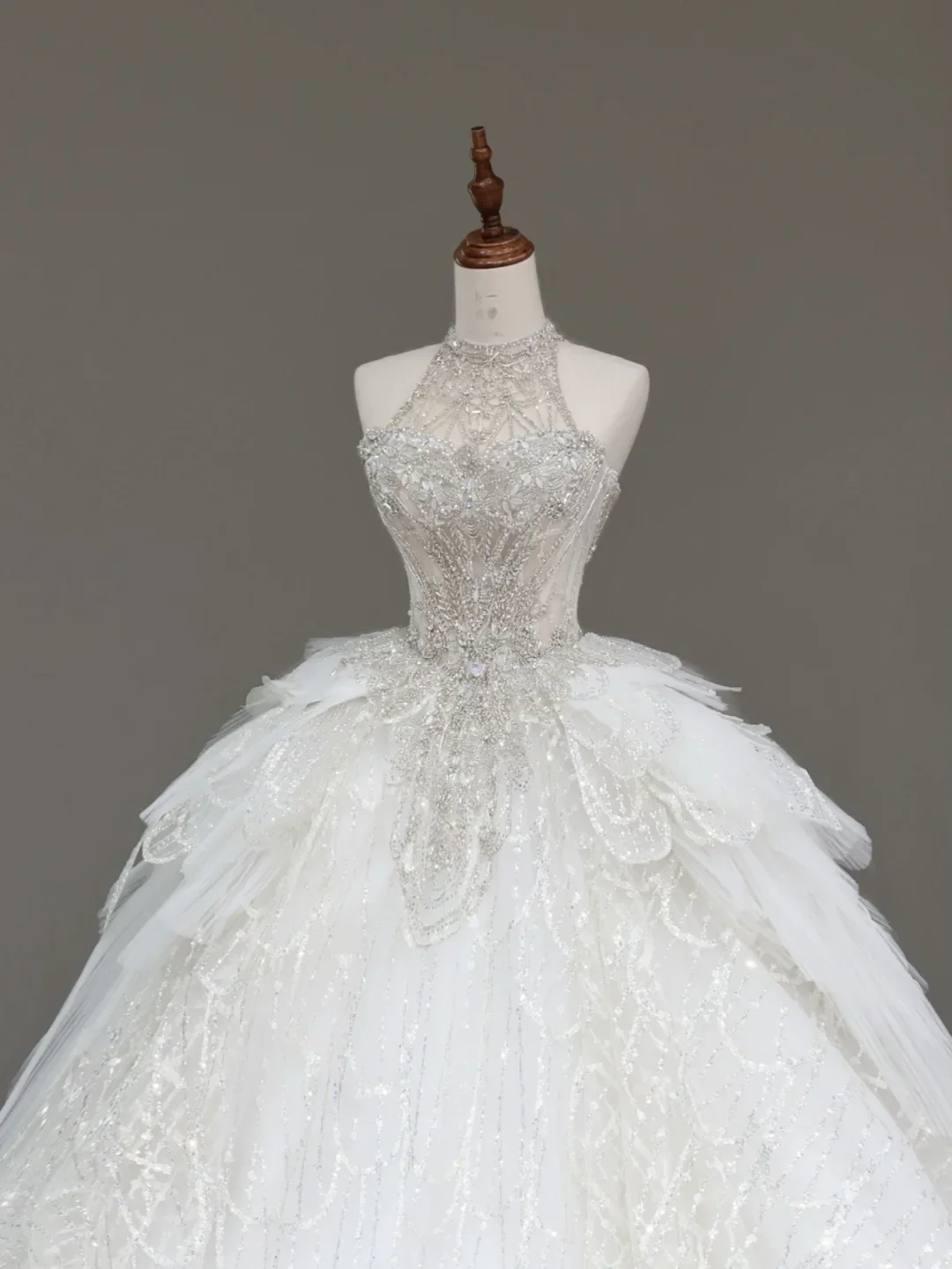 Unique Bridal Gown Ball Gown High Neckline Sleeveless White Sequin Wedding Dresses Bridal Gowns DP678 - Deanwangkt