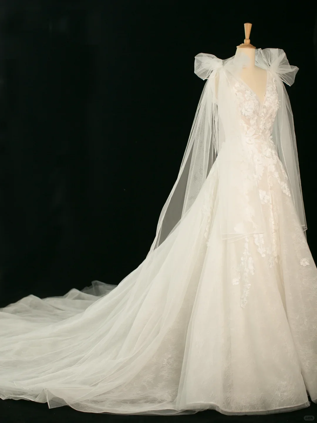 Pretty Wedding Dress Ball Gown V Neck Sleeveless Tulle Lace Long Vintage Wedding Dresses Bridal Gowns Brides Gown DH365 - Deanwangkt