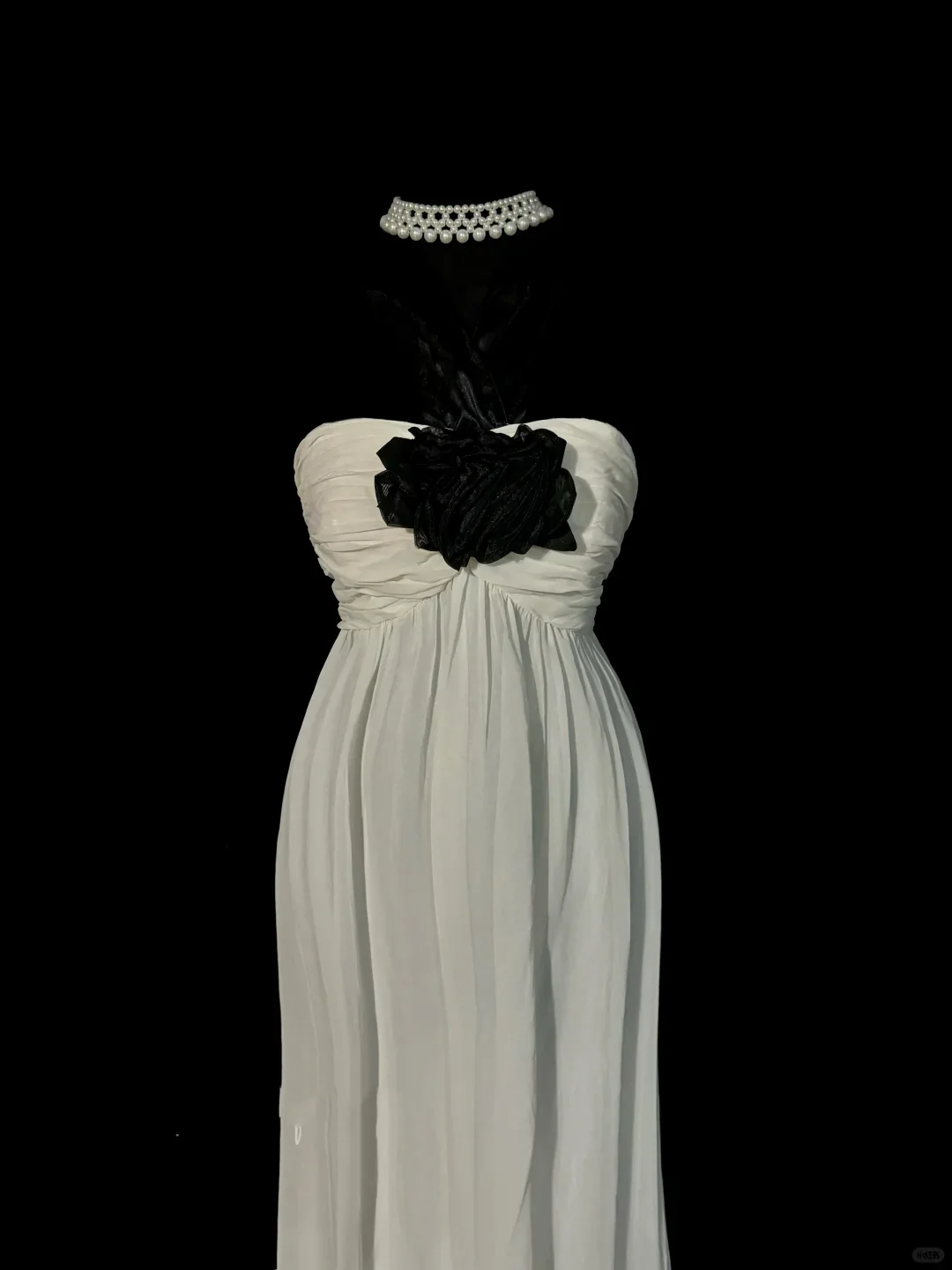 Classy Elegant A line Halter White Chiffon Sleeveless Long Prom Dresses H2968 - Deanwangkt