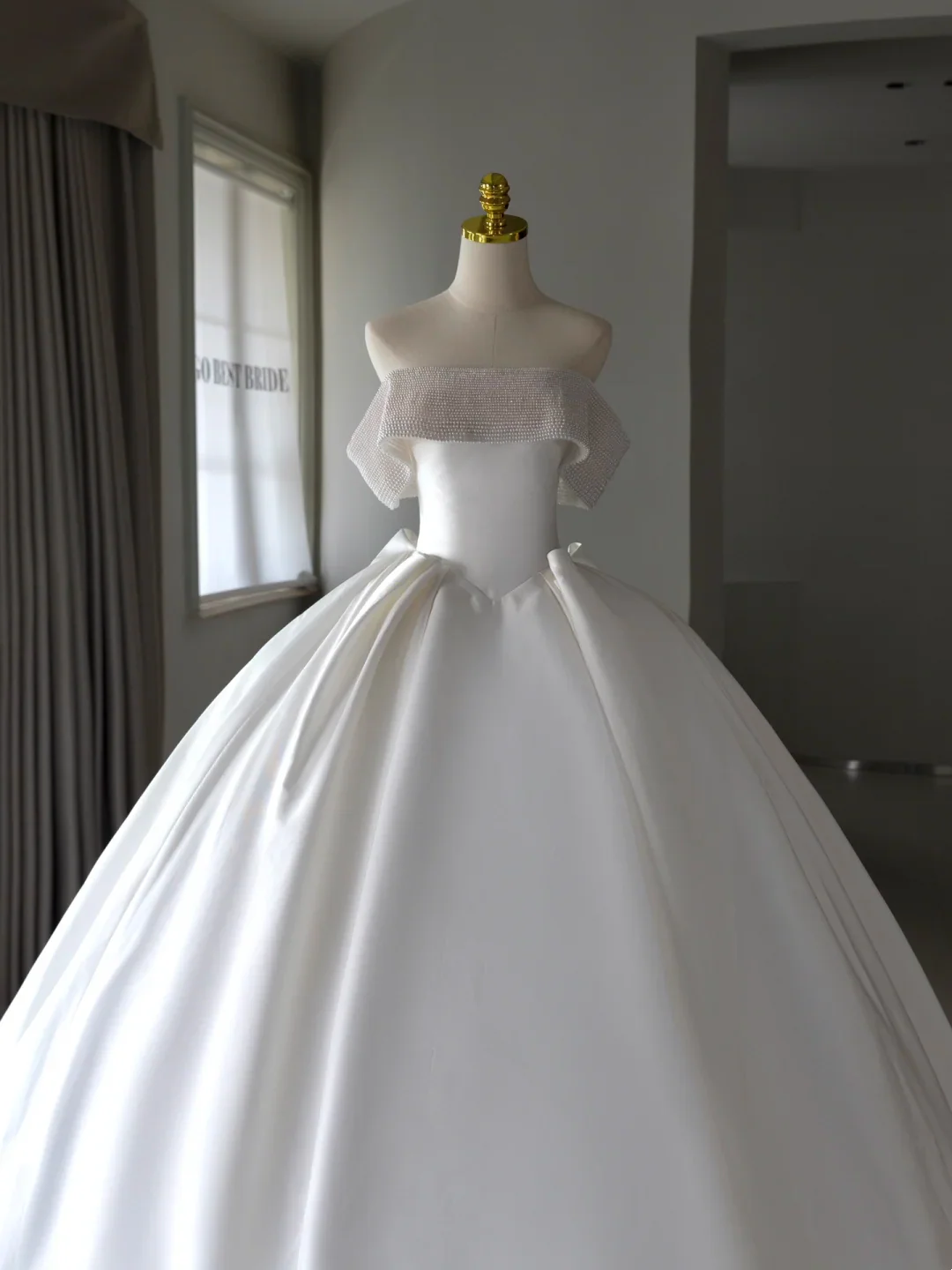 Princess Bridal Dress Ball Gown Off The Shoulder Satin Wedding Dress With Beads White Wedding Dresses Modest Wedding Gowns DH1550 - Deanwangkt