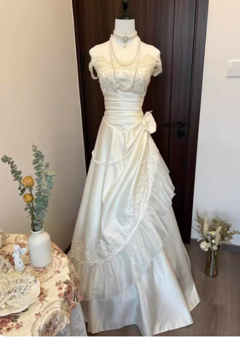Vintage Off-the-shoulder A-Line Long Wedding Dresses Satin Applique Bridal Dresses White Bridal Gowns DP3850 - Deanwangkt