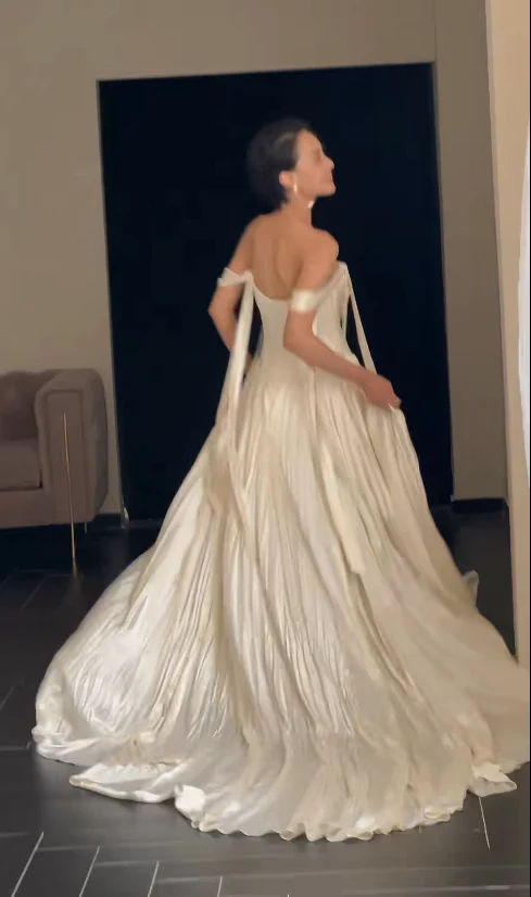 Simple Sheath Off-the-shoulder Wedding Dresses, Ivory Bridal Gowns DP3181 - Deanwangkt