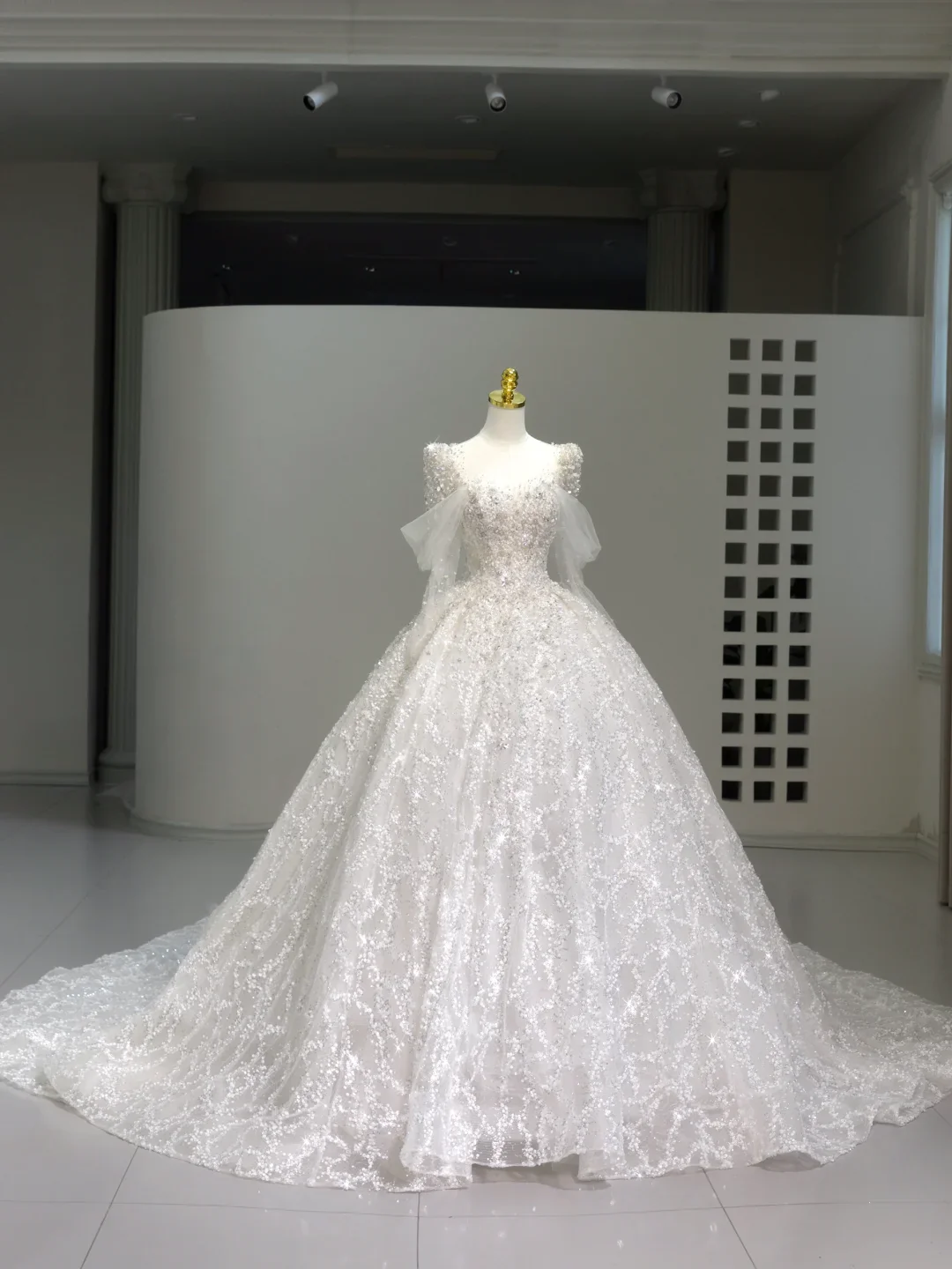 Romantic Wedding Gown Bridal Dress Ball Gown Square Neck Satin Wedding Dress White Wedding Dresses Modest Wedding Gowns DH2041 - Deanwangkt