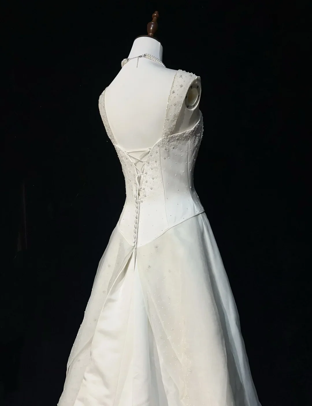 Princess Bridal Dress A Line Sweetheart Neck Satin White Beads Long Wedding Dress Retro Wedding Dresses Modest Wedding Gowns DH2664 - Deanwangkt