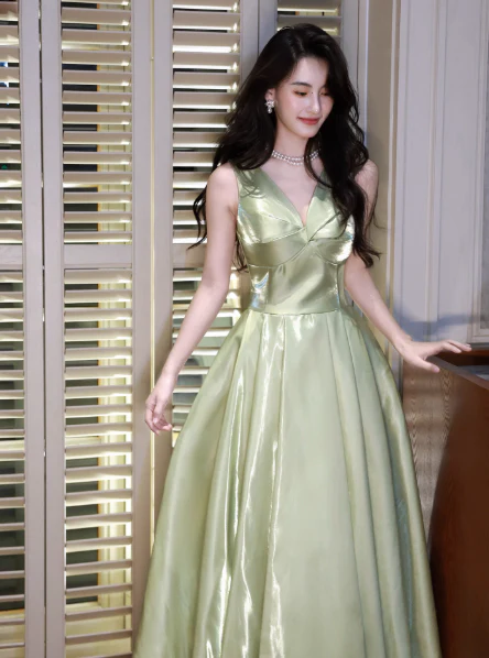 Gorgeous V-neck A-Line Long Prom Dresses Satin Sleeveless Formal Dresses Green Birthday Dresses DP3257 - Deanwangkt