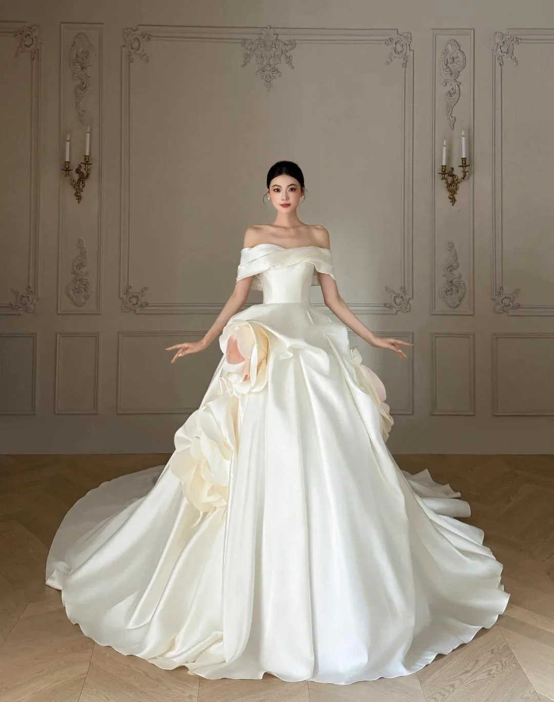 Modest Off-shoulder Luxury Wedding Dresses White Ball Gown Satin Train Bridal Gowns DP2986 - Deanwangkt