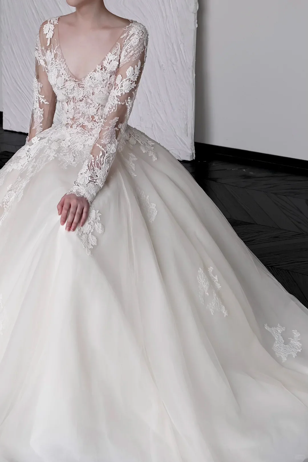 Unique Bridal Gown Ball Gown V Neckline Long Sleeves White Lace Wedding Dresses Bridal Gowns DP659 - Deanwangkt