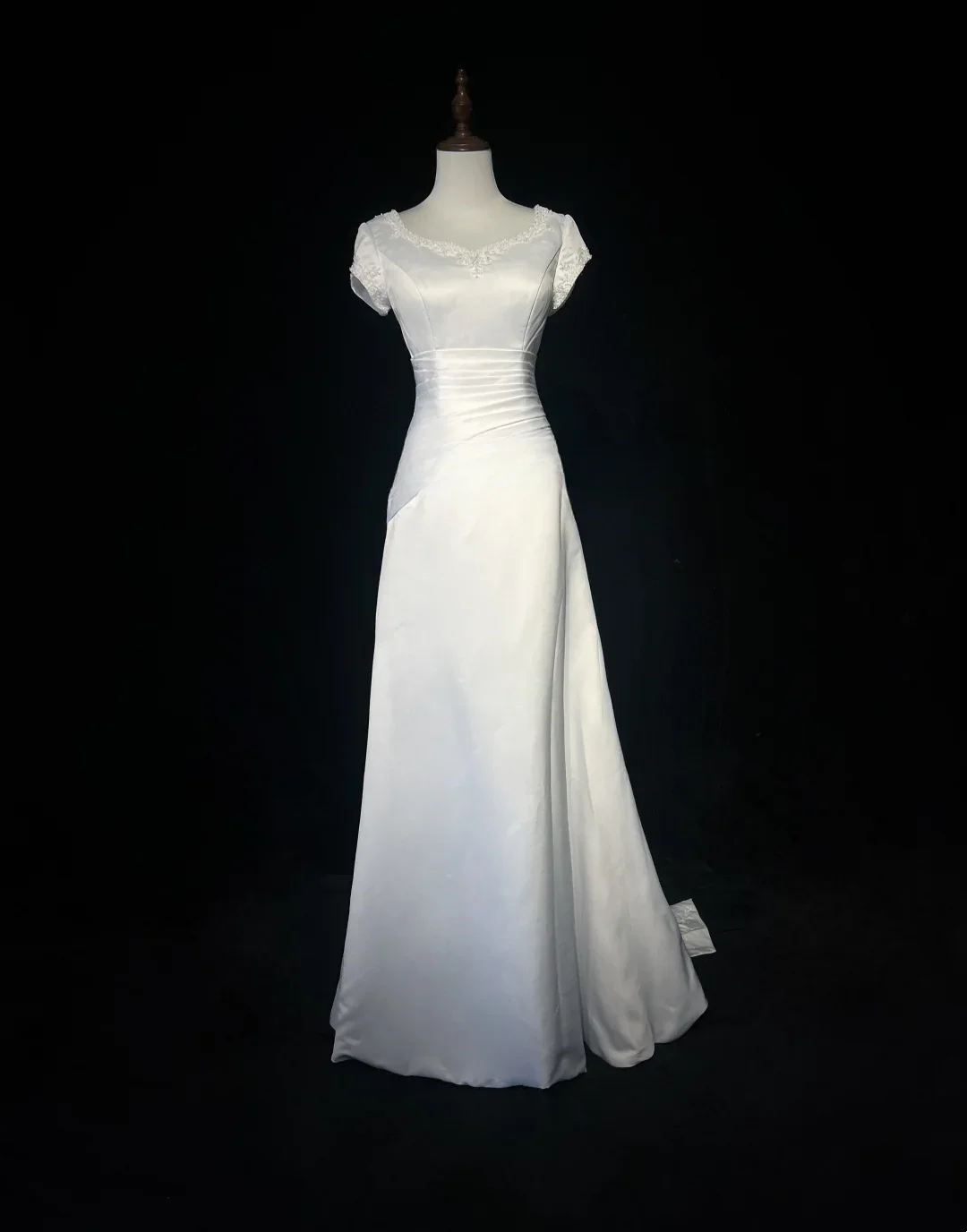 Vintage Bridal Dress A Line V Neck White Beads Satin Long Wedding Dress Retro Wedding Dresses Modest Wedding Gowns DH2653 - Deanwangkt