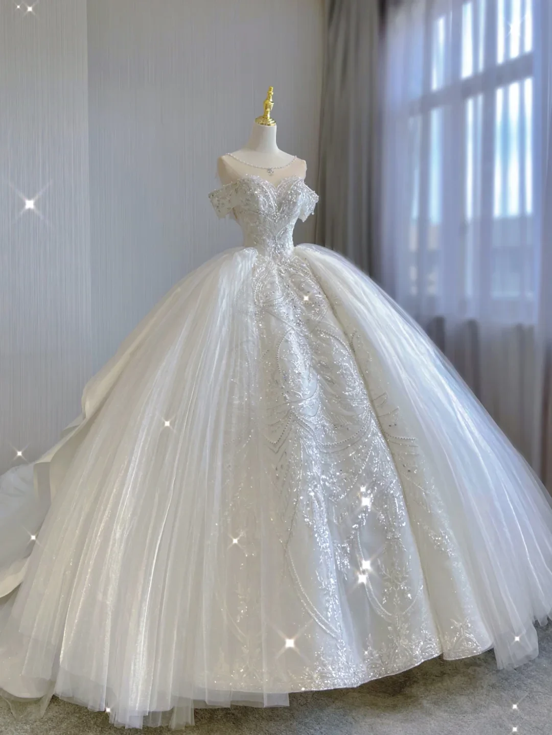 Luxury Ball Gown Scoop Neckline Long Satin Lace White Wedding Dresses Brides Dress DP347 - Deanwangkt