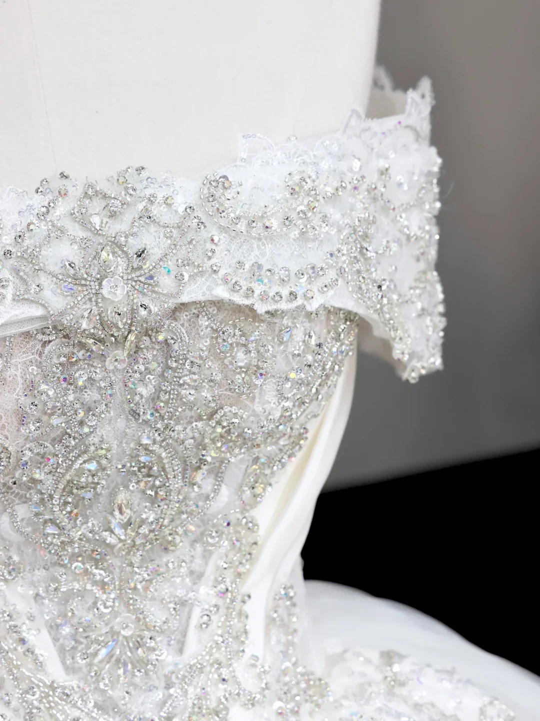 Classy Elegant Ball Gown Off The Shoulder Sequin White Short Sleeves Wedding Dress Brides Dress DP685 - Deanwangkt