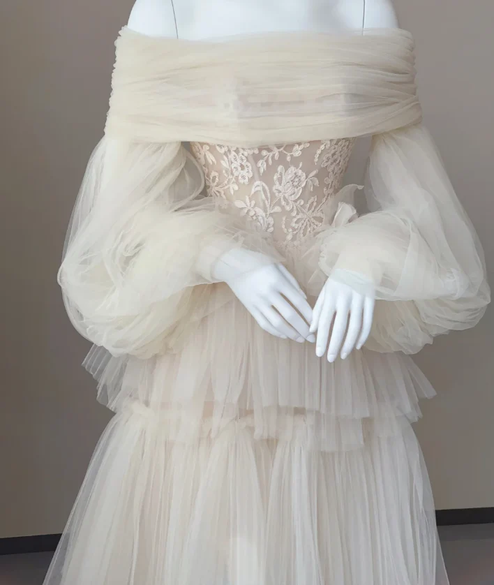 Timeless Ball Gown Off The Shoulder Long Sleeves Tulle Wedding Dresses Brides Dress DP442 - Deanwangkt