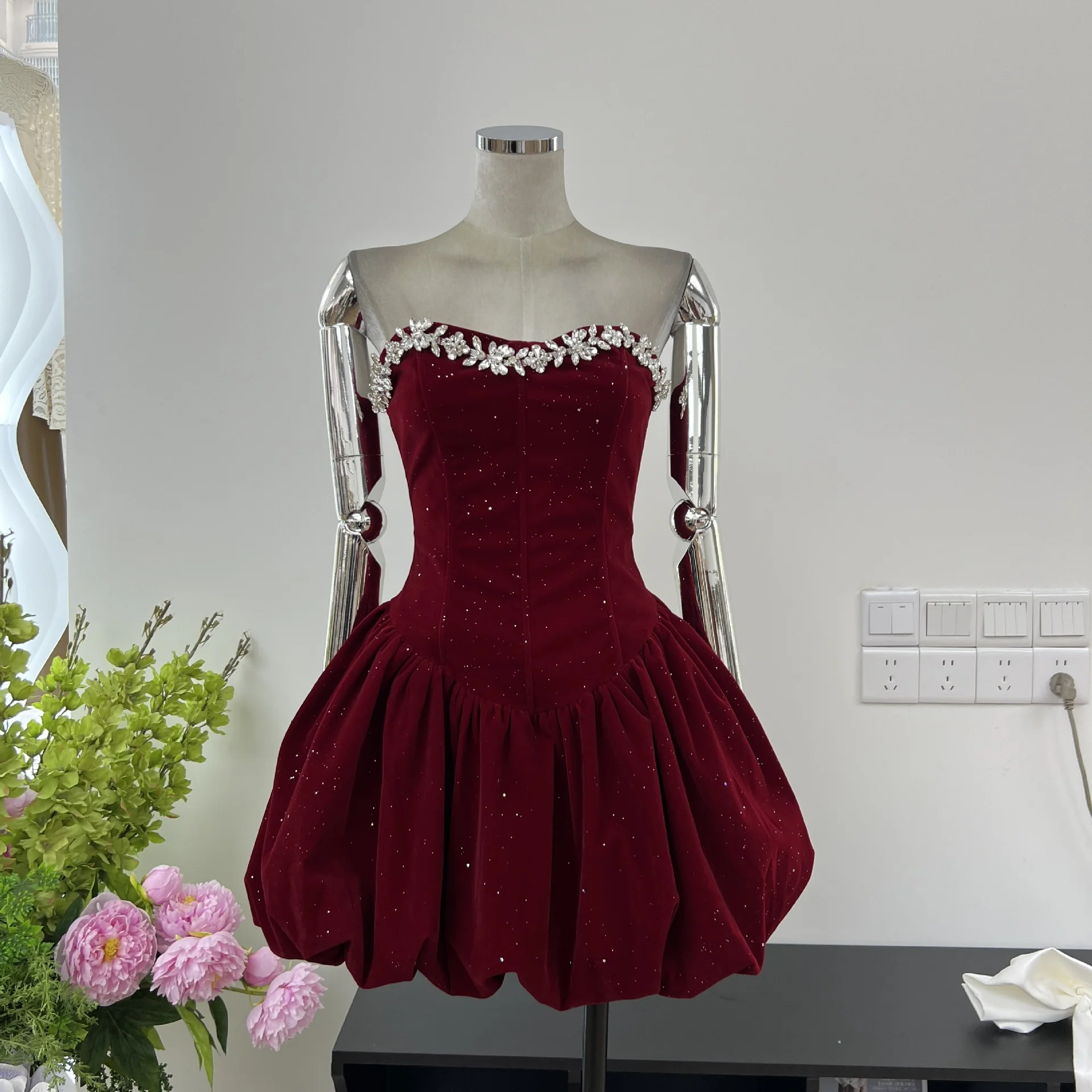 Pretty Ball Gown Sweetheart Red Velvet Formal Homecoming Dresses 21st Birthday Outfits Graduation Dress Short Mini Cocktail Dresses DH2478 - Deanwangkt