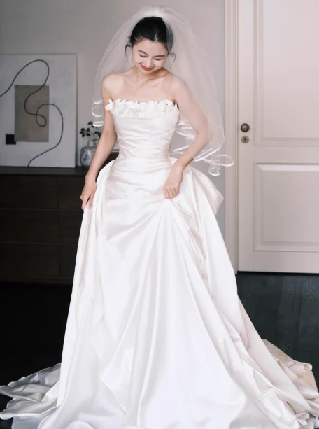 Stunning Strapless Long Ball Gowns Satin Floor-length Wedding Dress Simple Bridal Gown DH2687 - Deanwangkt