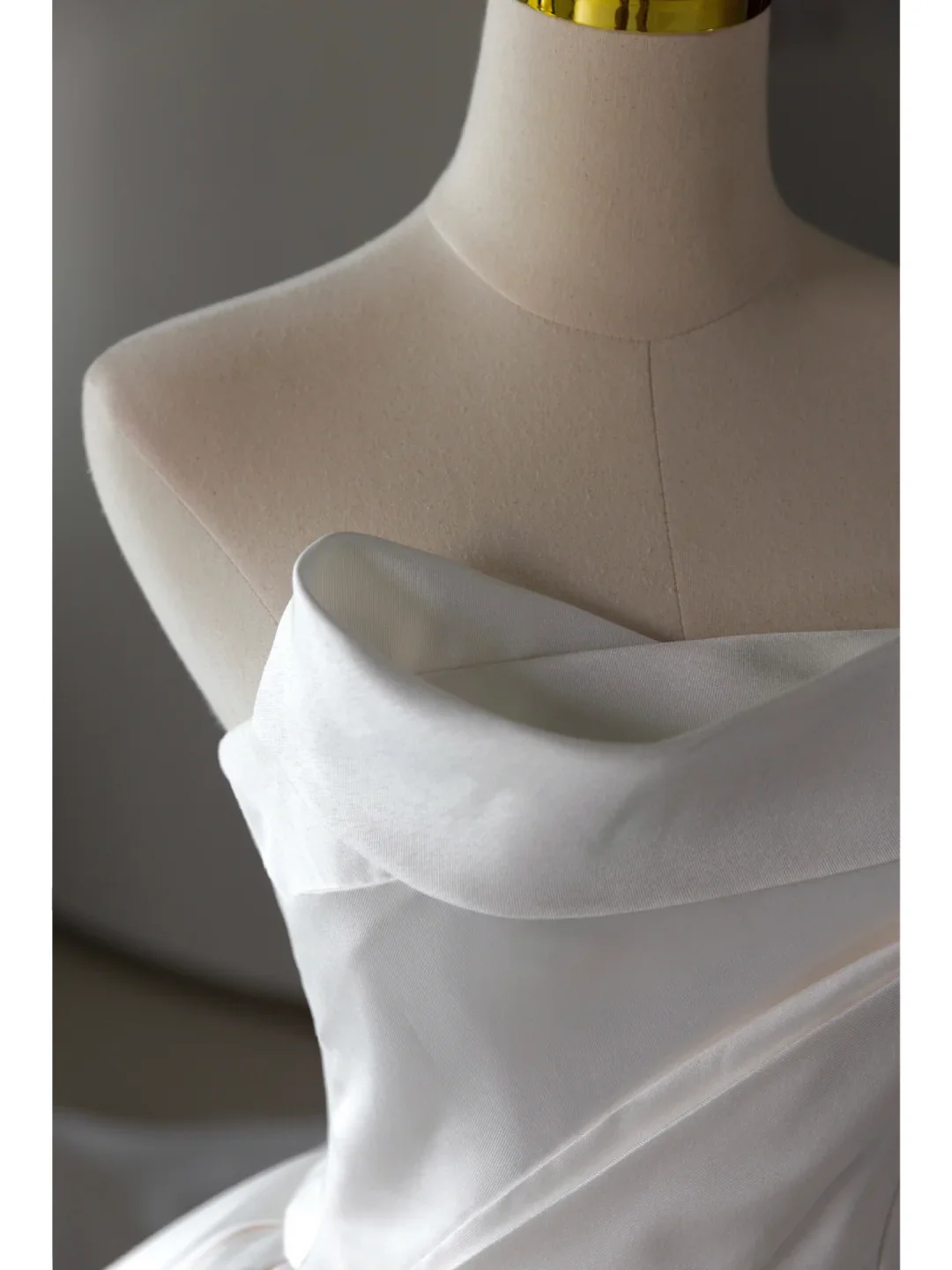 Princess Bridal Dress Ball Gown Strapless Satin Wedding Dress With Ruffles White Wedding Dresses Modest Wedding Gowns DH1549 - Deanwangkt