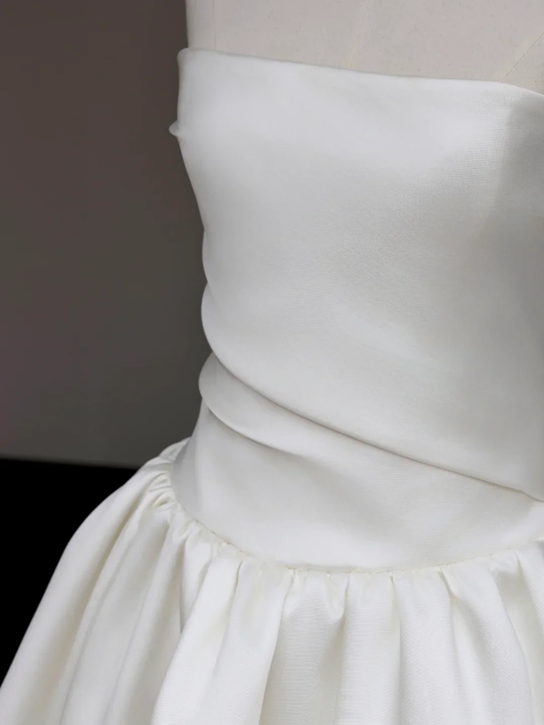 Unique Bridal Gown Ball Gown Strapless White Satin Wedding Dresses Bridal Gowns DP707 - Deanwangkt