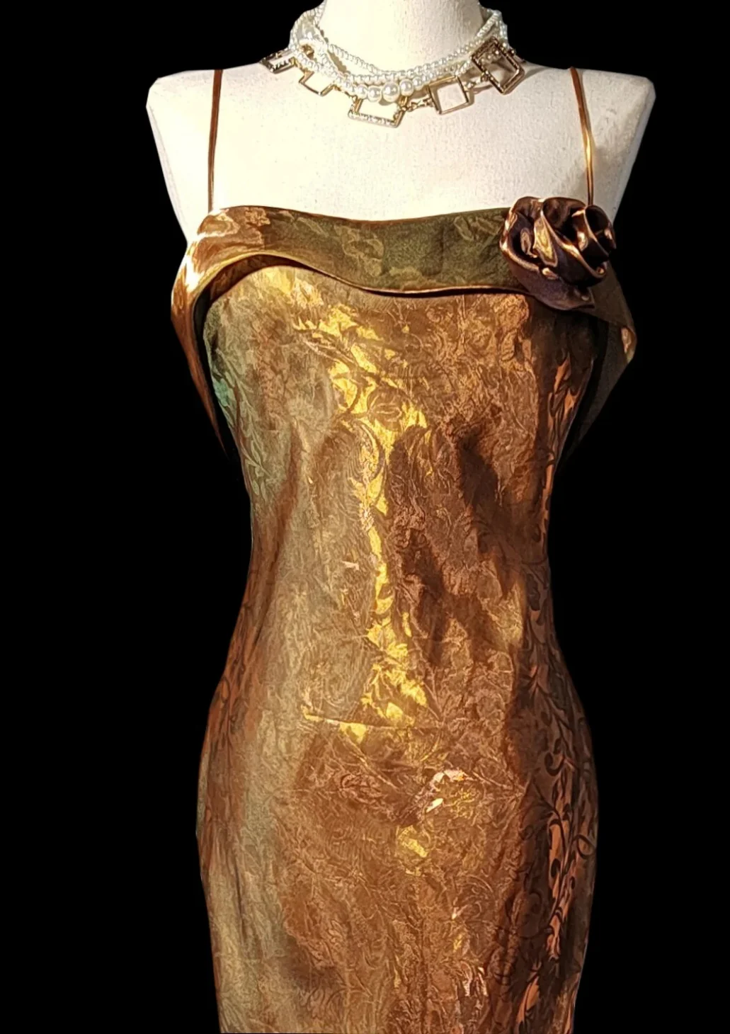 Vintage Spaghetti Strap Sheath Gold Long Prom Dresses Sleeveless Satin Gold Formal Dresses DP3883 - Deanwangkt