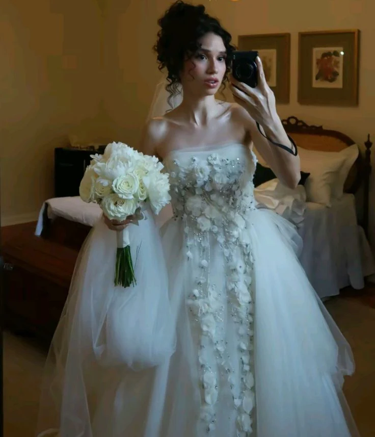 Retro A Line Strapless Sleeveless Floral Wedding Dress With Hand Made Flowers Wedding Dresses Princess Wedding Gowns DH1415 - Deanwangkt