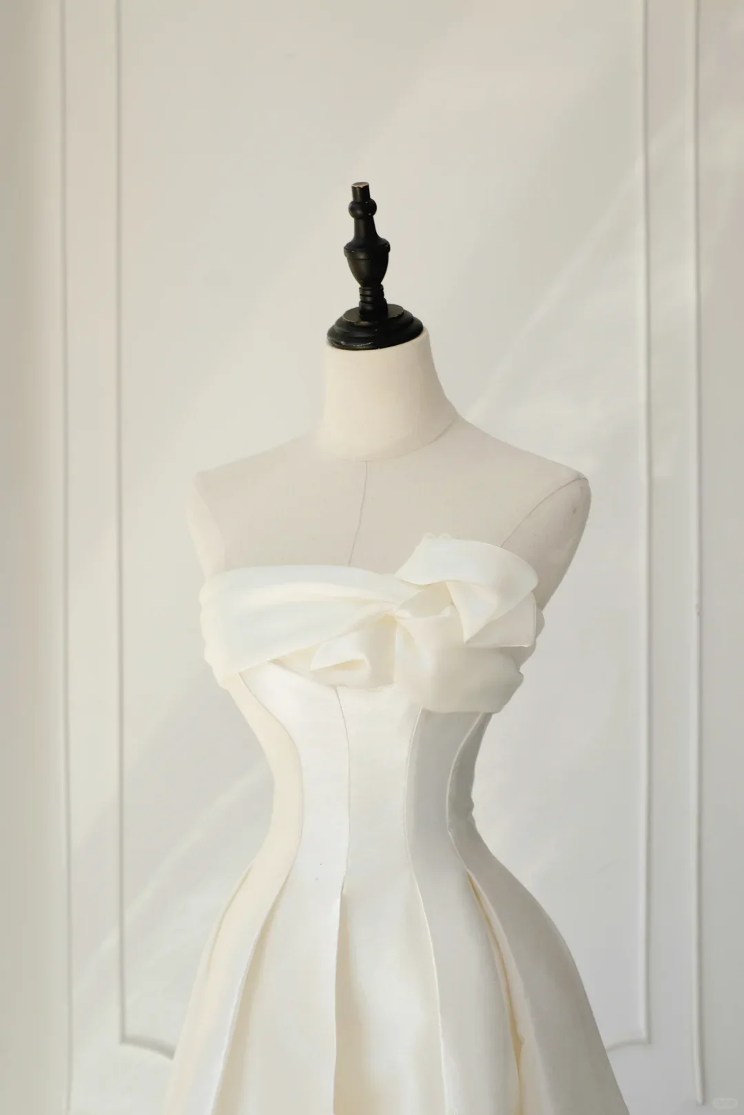 Timeless Bridal Gown A line Strapless Satin White Wedding Dresses Elegant Bridal Gowns DH895 - Deanwangkt