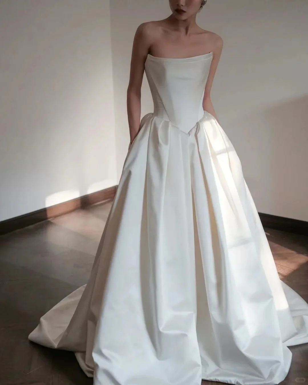 Elegant Ivory Strapless Ball Gown Satin Wedding Dress Simple Bridal Gown DP2824 - Deanwangkt