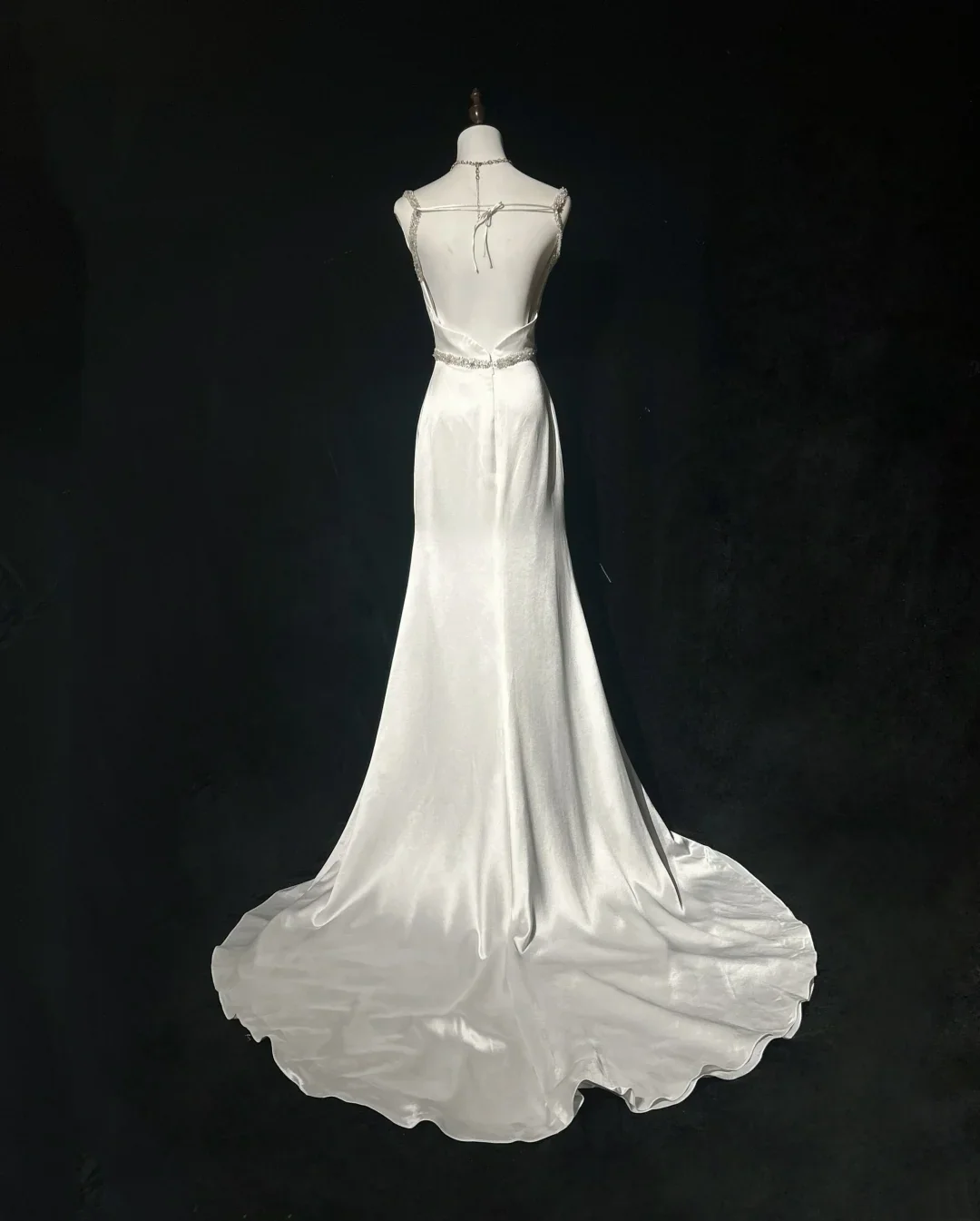 Princess Bridal Dress Mermaid Spaghetti Straps Satin White Beads Long Wedding Dress Retro Wedding Dresses Modest Wedding Gowns DH2665 - Deanwangkt