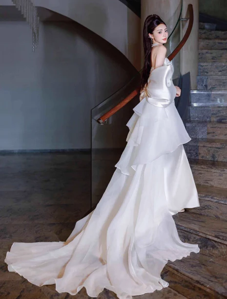 Unique Strapless Sheath Satin Train Wedding Dress Glamour Embroidery Bridal Gown DH2686 - Deanwangkt