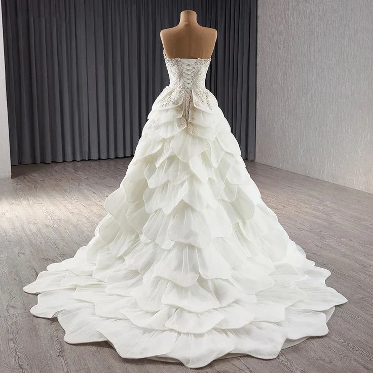 Luxury Ball Gown Wedding Dresses Sleeveless Strapless Sequin Wedding Dress With Train DP610 - Deanwangkt