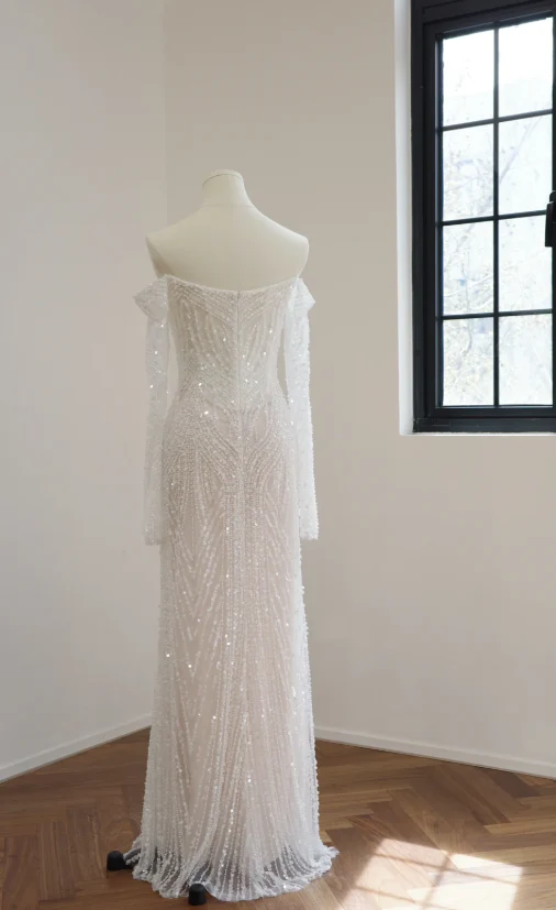 Timeless Off-the-shoulder Sheath Wedding Dresses Tulle Sequined White Bridal Gowns DP3349 - Deanwangkt