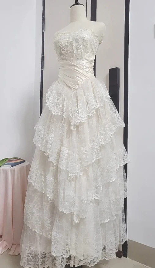 Vintage Bridal Gown Ball Gown Strapless Ivory Lace Wedding Dresses Minimalist Bridal Gowns DP1180 - Deanwangkt